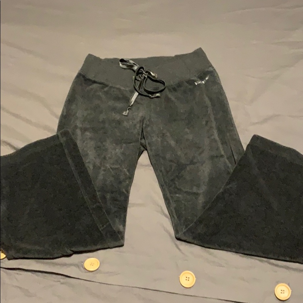 Bebe velour capris